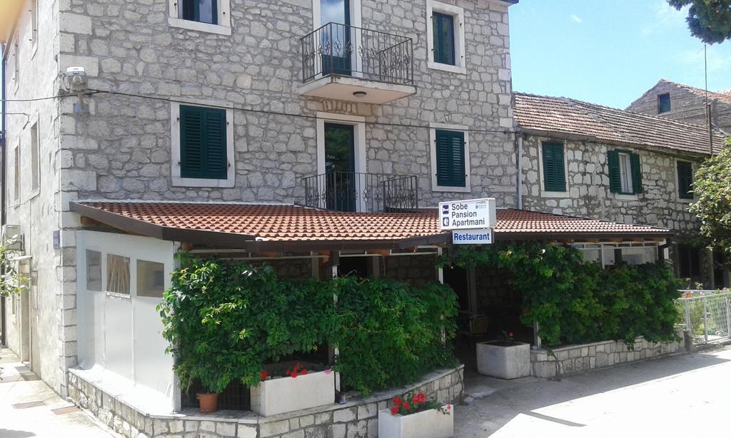 Guest House Fosa Opuzen  Экстерьер фото