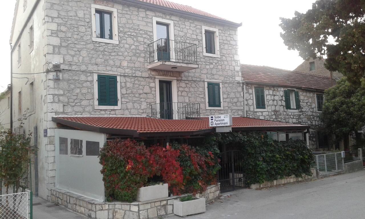 Guest House Fosa Opuzen  Экстерьер фото